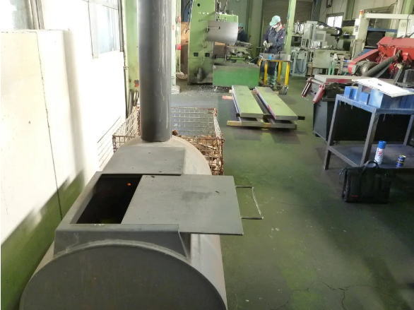 モキ製作所の大型薪ストーブの通販のSL250を工場設置