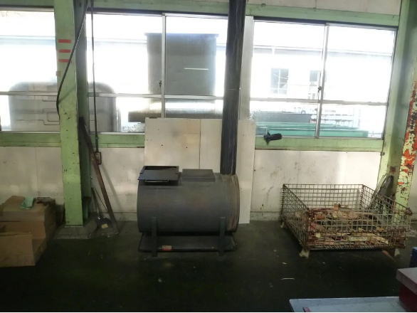 モキ製作所の大型薪ストーブの通販のSL250を工場設置