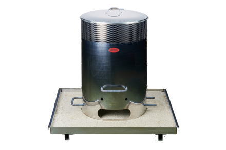 モキ製作所の焚き火どんどんをNO炉台を載せたところ